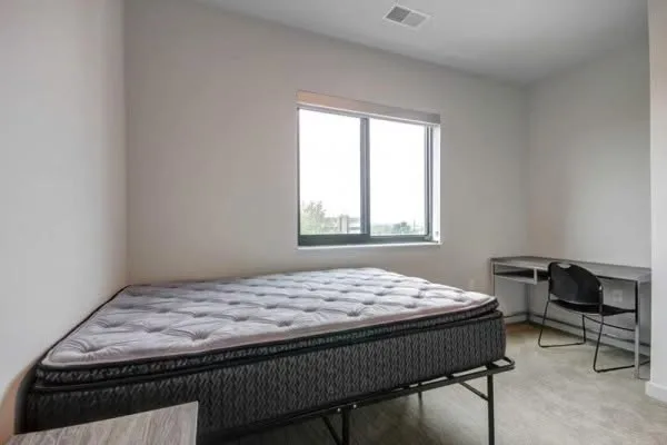 Private room in Fenway for fall semester