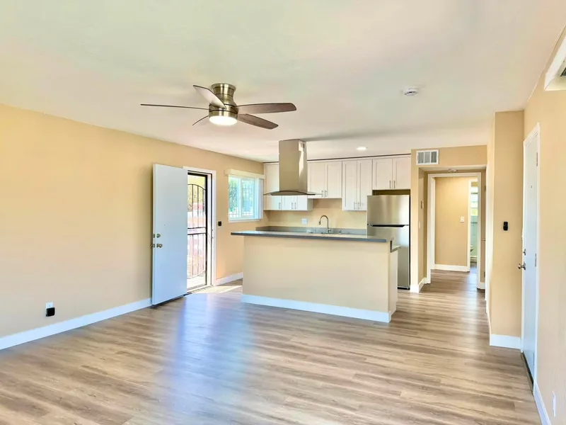 Modern room in glebe near uni