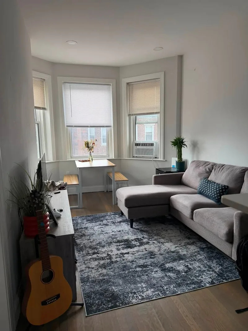 Private room near UIUC, cozy vibe