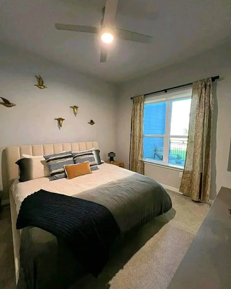 Spare room in Brooklyn, quiet building, flexible lease