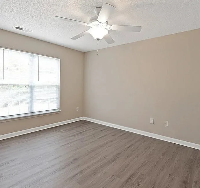 Private room in Heights duplex, 10 min drive to Rice