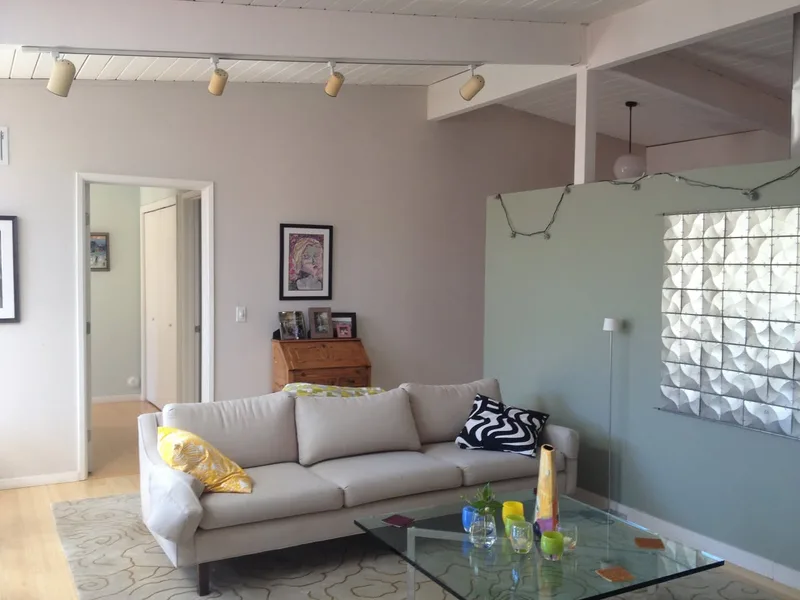 Room in a house near USC