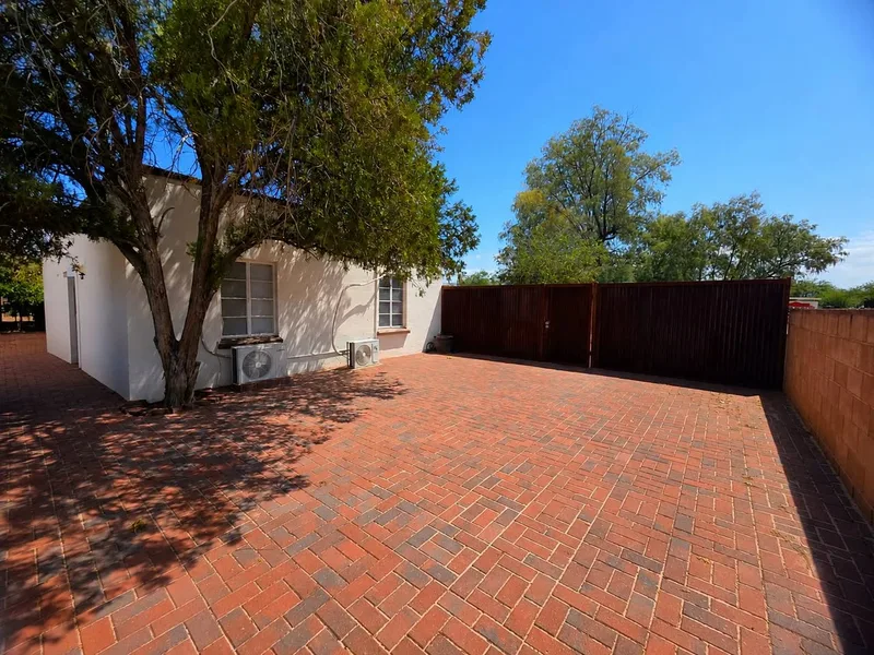 Sharing my 2BR apartment near campus