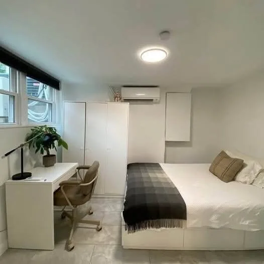 Private room in West LA near USC