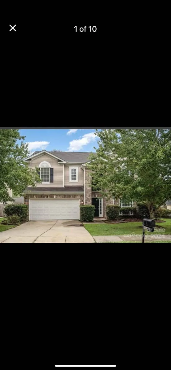 Room for rent in a 3-bedroom house