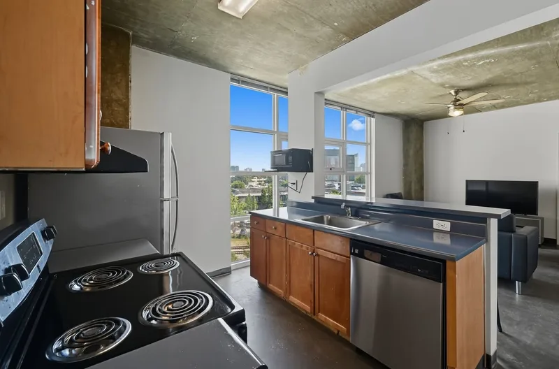 Private room in sunny 3BR house near UQ