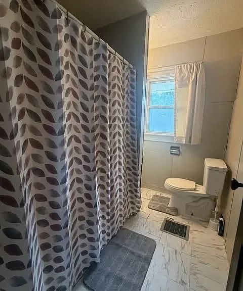 Spare room in Commerce