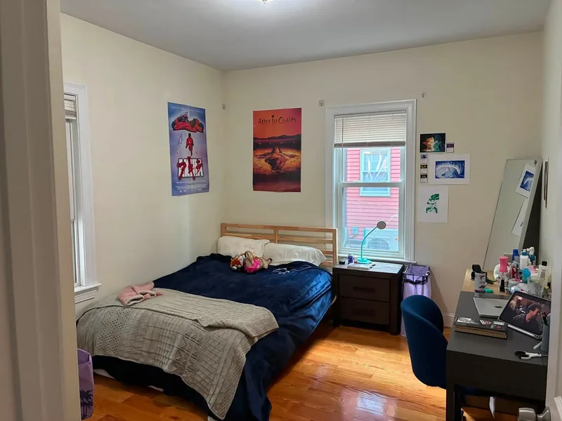 Sharing my 2BR in Back Bay for fall