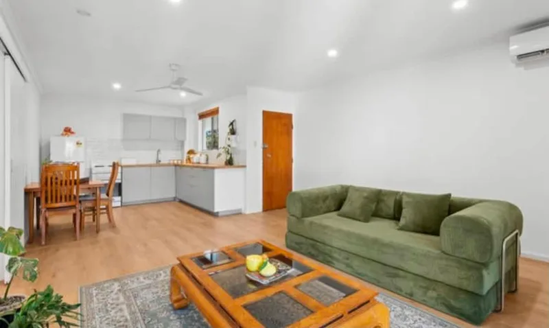 Shared room in Back Bay, walk to campus