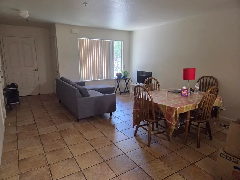 Cozy room near university