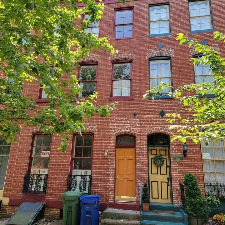 Private room in 2BR apartment near campus
