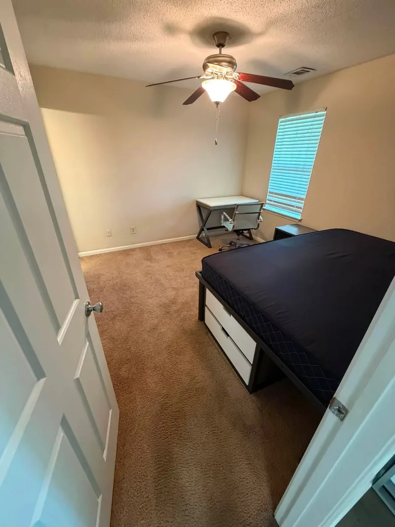 Spacious room in Kelvin Grove near QUT