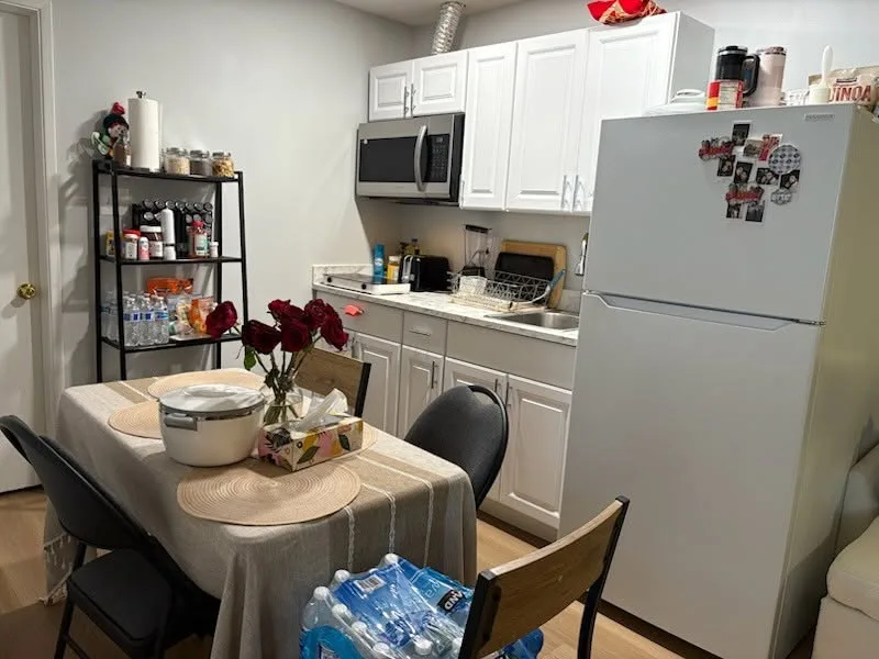 Private room in shared house near campus