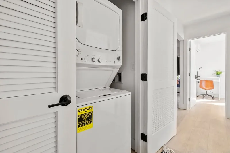 Spacious room in Blacksburg townhouse