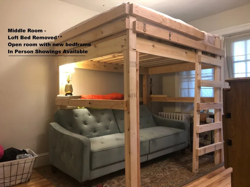 Private room in shared house near campus