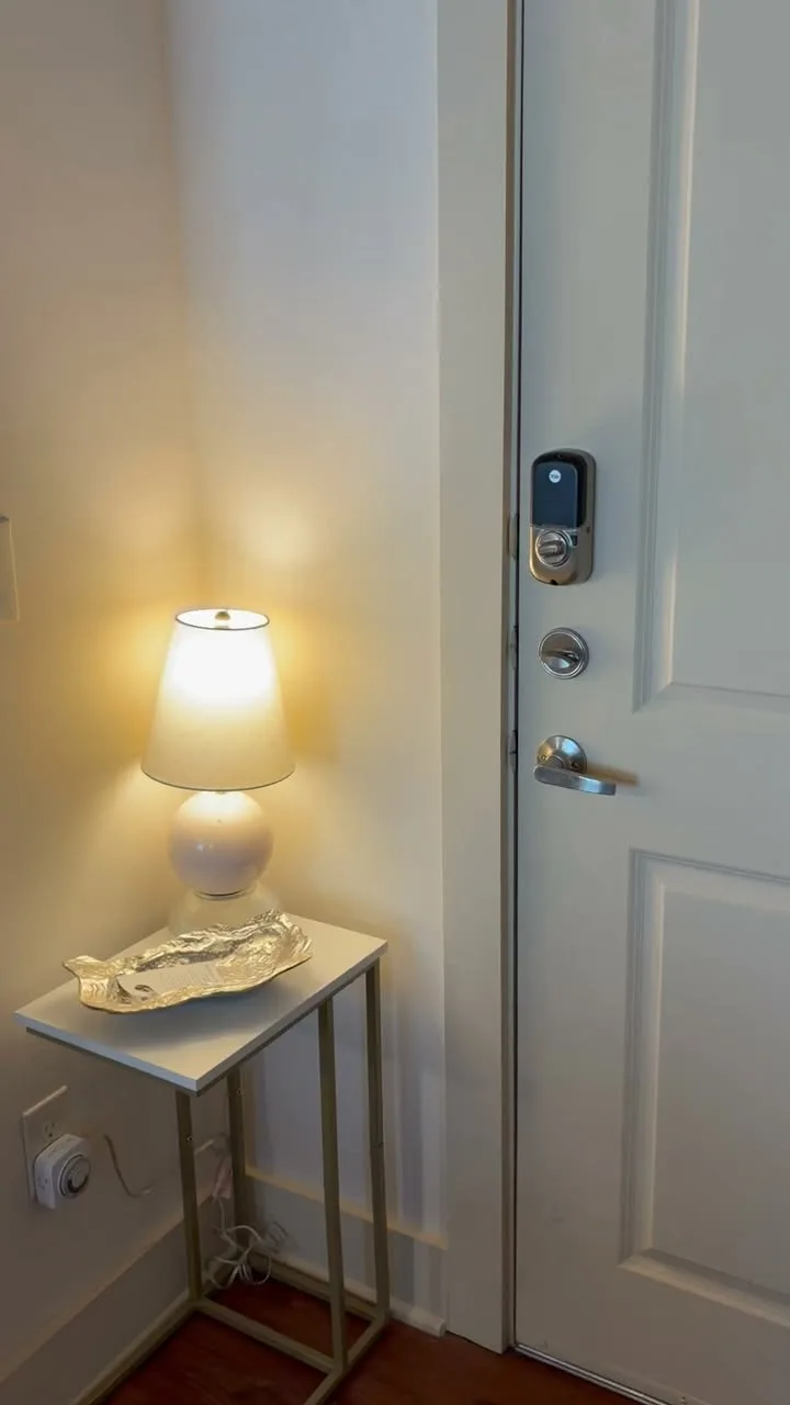 Furnished private room in Rice Village