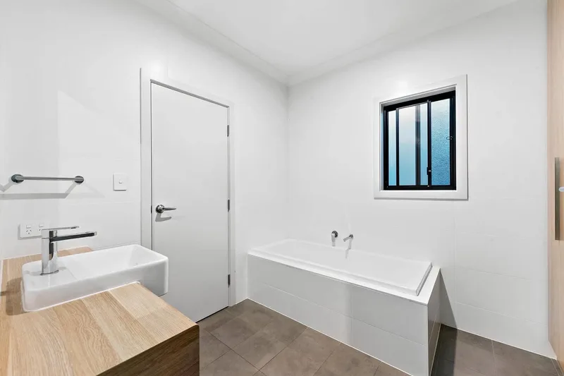 Private veg-only room in Dupont Circle