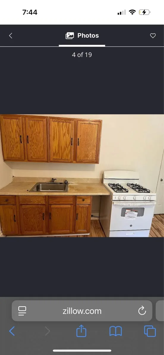 Clean room in Back Bay apartment