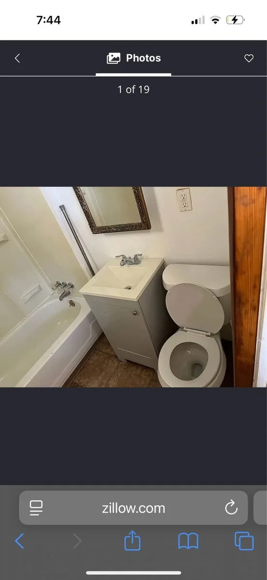 Clean room in Back Bay apartment