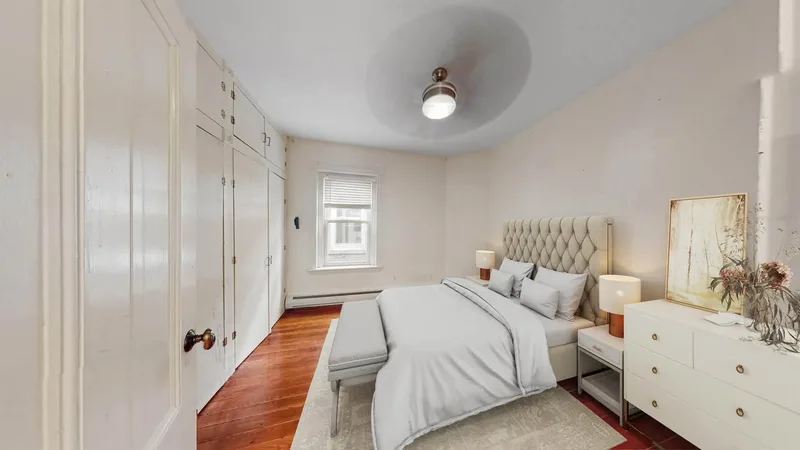 Private room in Irvine townhome with parking