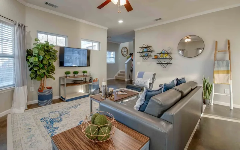 Room for rent in a 3BR house