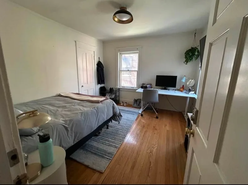 Spacious Room in Shared House
