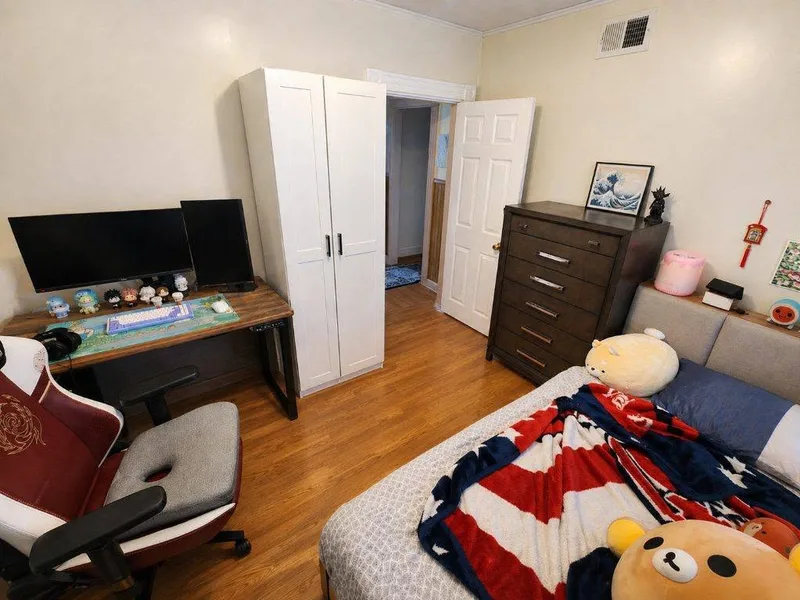 Room in East Perth near Curtin