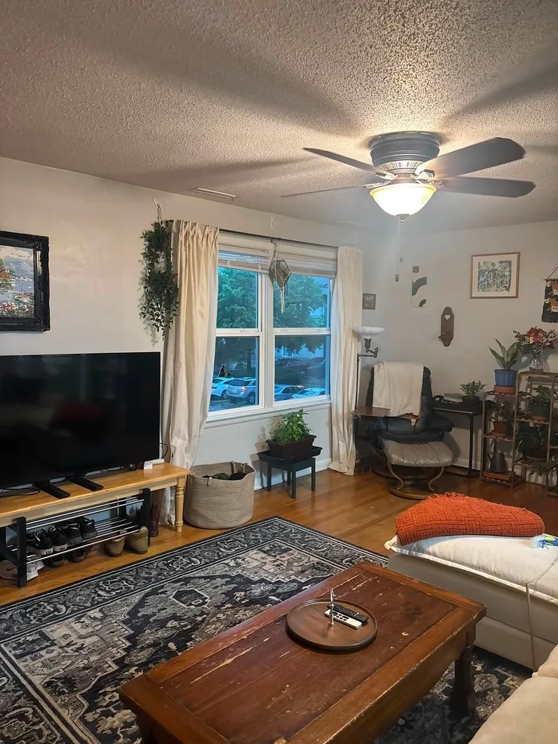 Private room in 2BR Fitzroy apartment