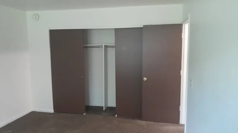 Private room in Urbana studio