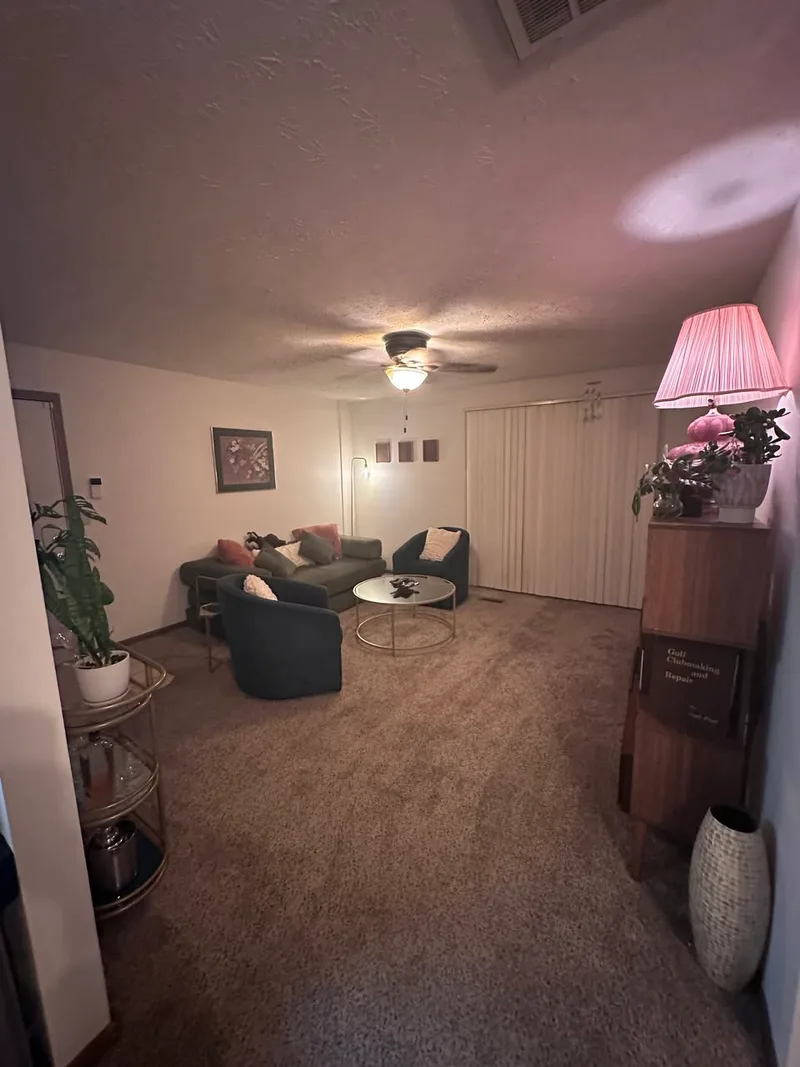 Spacious room in Montrose