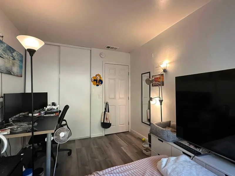 Private room in 2BR apartment near Harvard Square