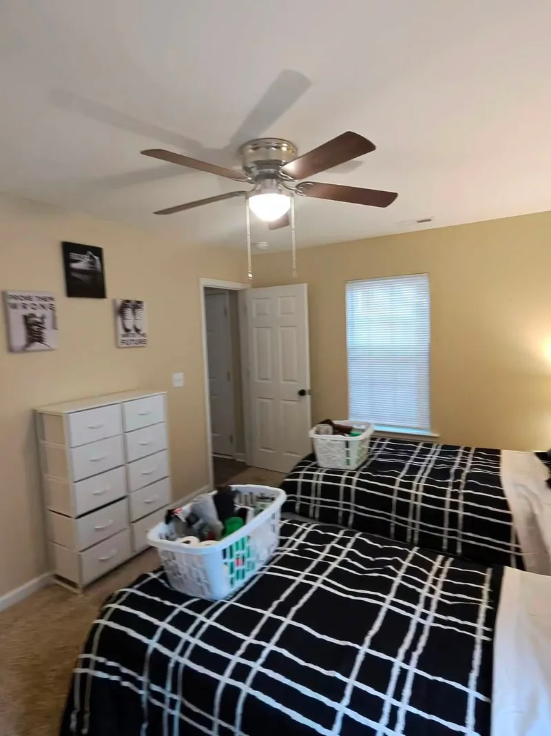 Room for rent in a 2-bedroom apartment