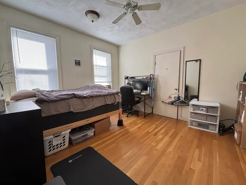 Vegetarian-friendly room in Collegetown