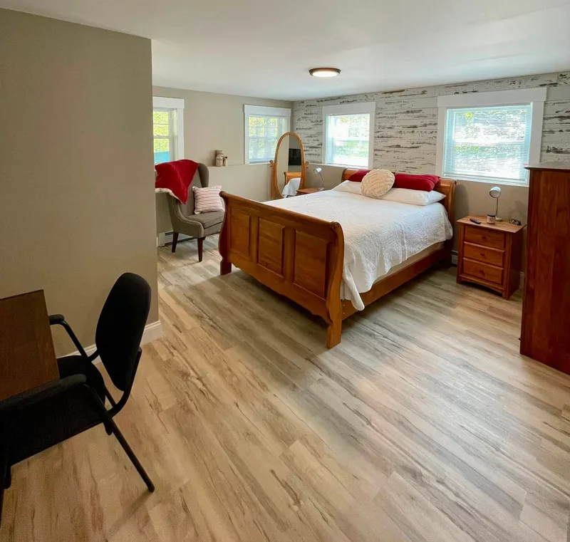Sunny room in Morningside