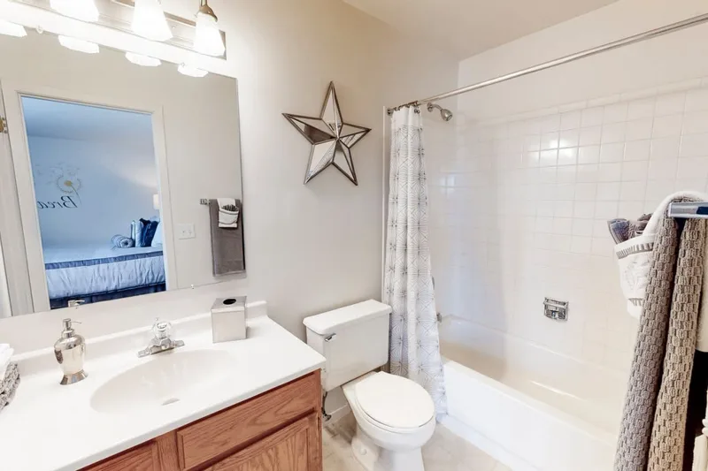 Furnished room in Downtown San Jose apartment