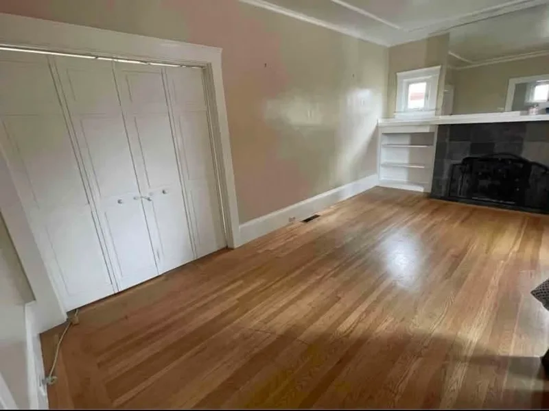 Spacious double room in Merewether house