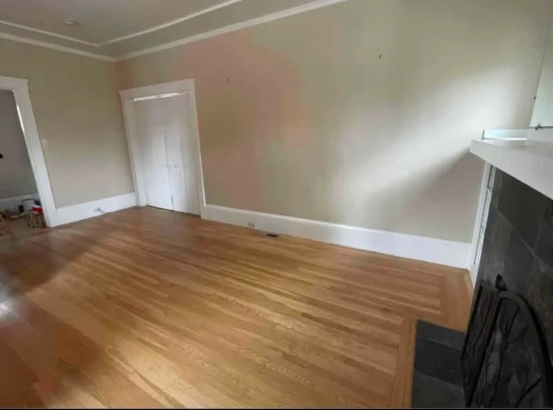Spacious double room in Merewether house