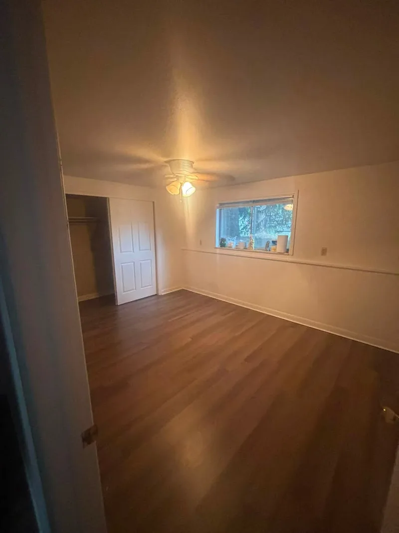 Spare room in quiet Carlton share-house