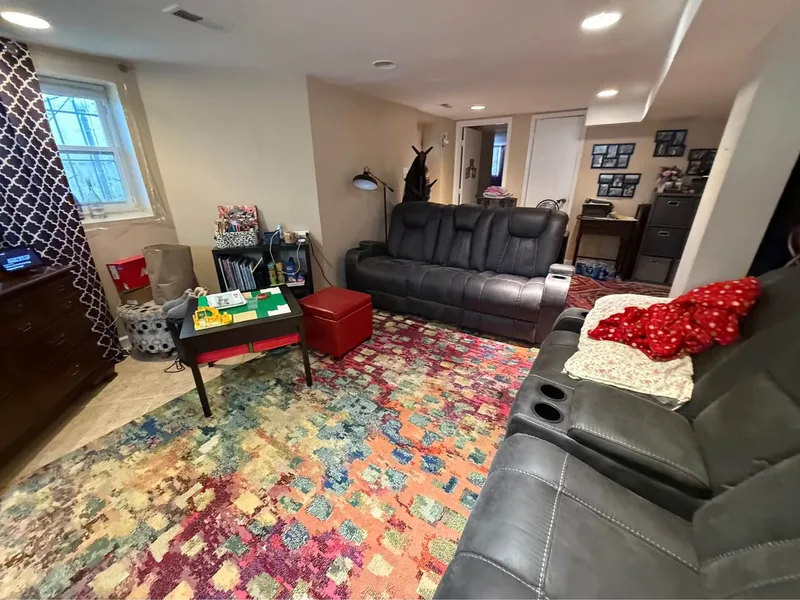 Private room in Ukrainian Village for fall