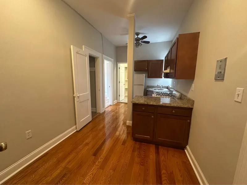 Room in Kelvin Grove