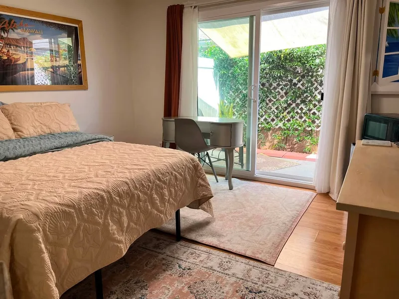 Room for rent in a 3BR house