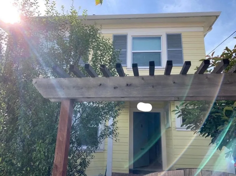 Room for rent in a 3BR house