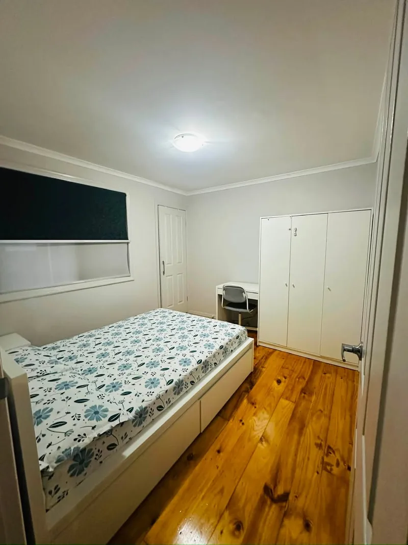 Cozy room near campus