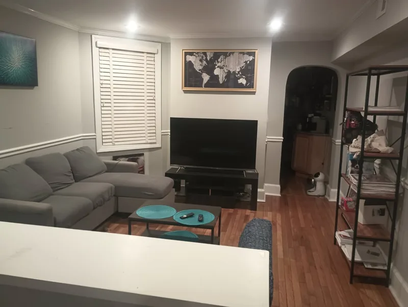 Private room in 3BR house near campus