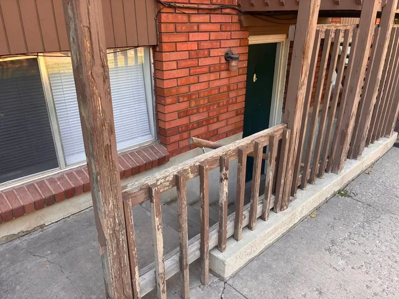 Room for rent in a 3-bedroom house