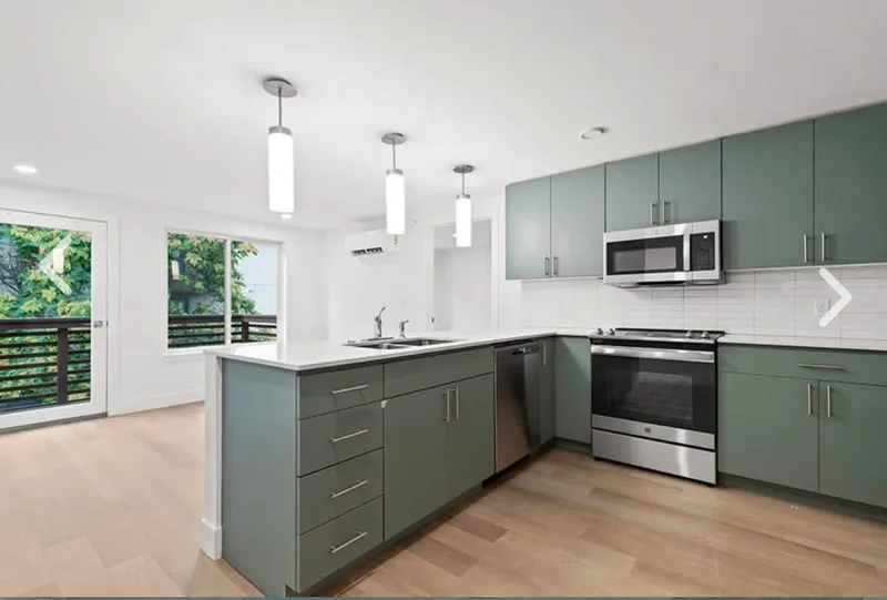 Sunny room in Ithaca house — sublet until summer