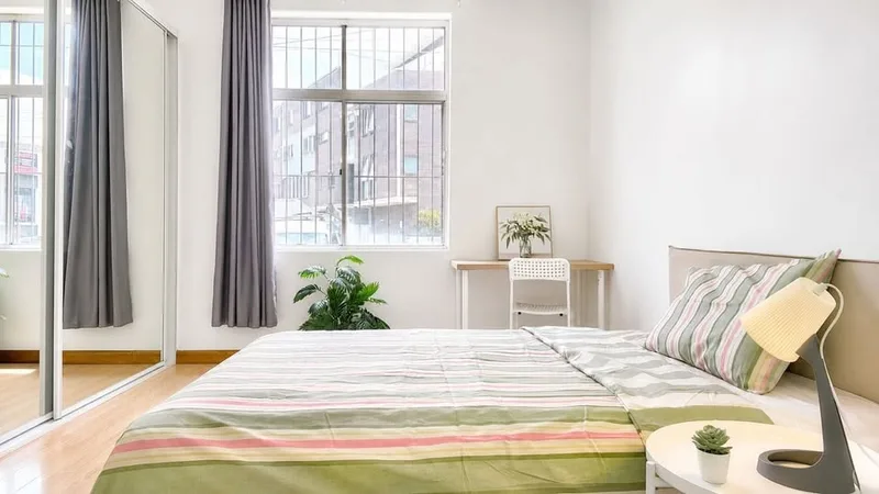Spacious room near University at Buffalo