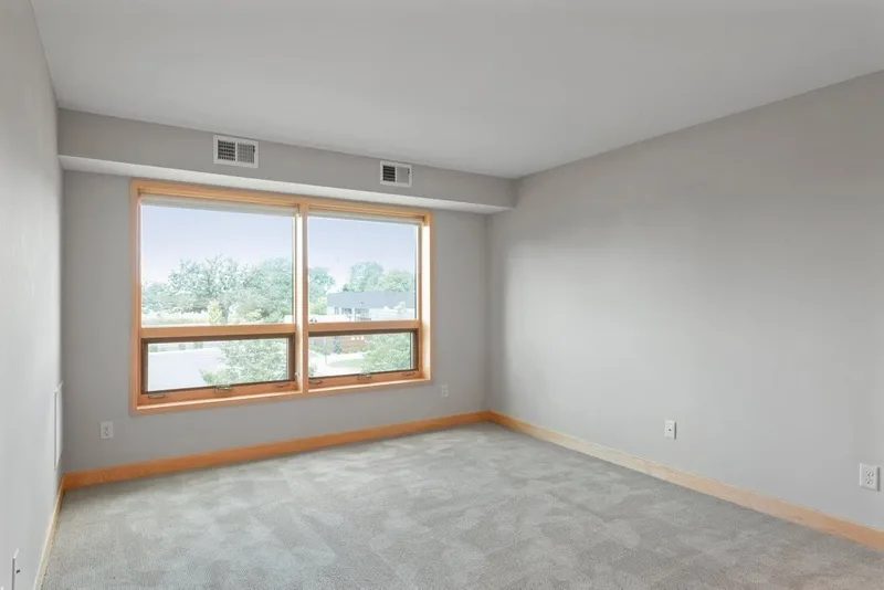Private room in quiet Collegetown apartment