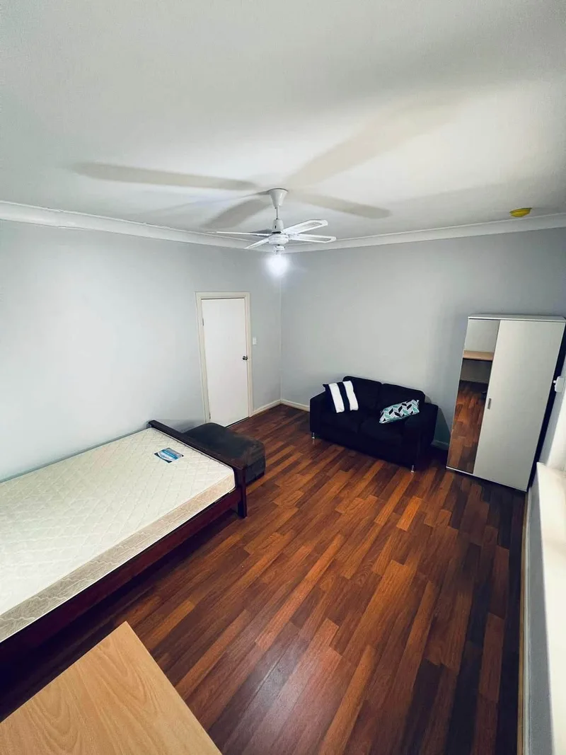 Private room in downtown Ithaca house