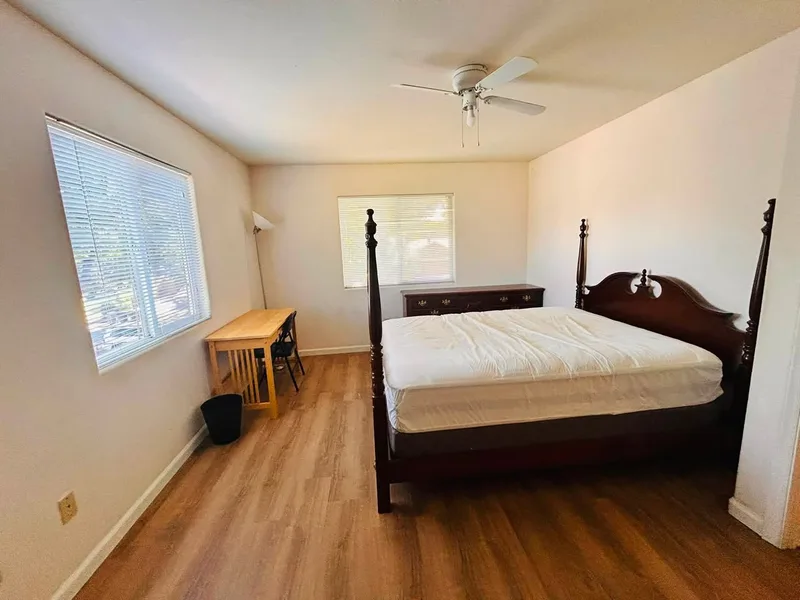 Cozy room in Coconut Grove, near campus